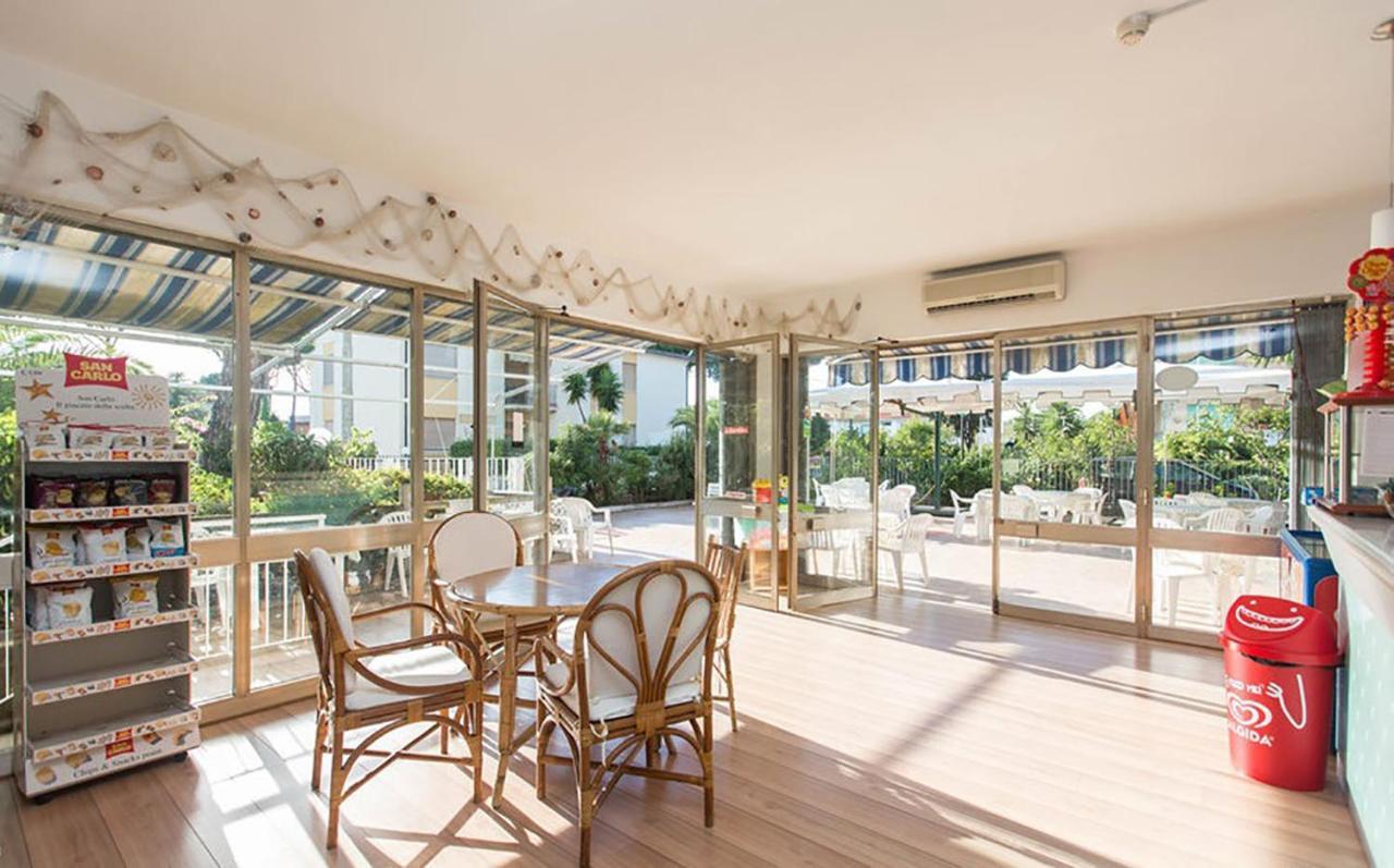 Hotel Anna Terracina Εξωτερικό φωτογραφία
